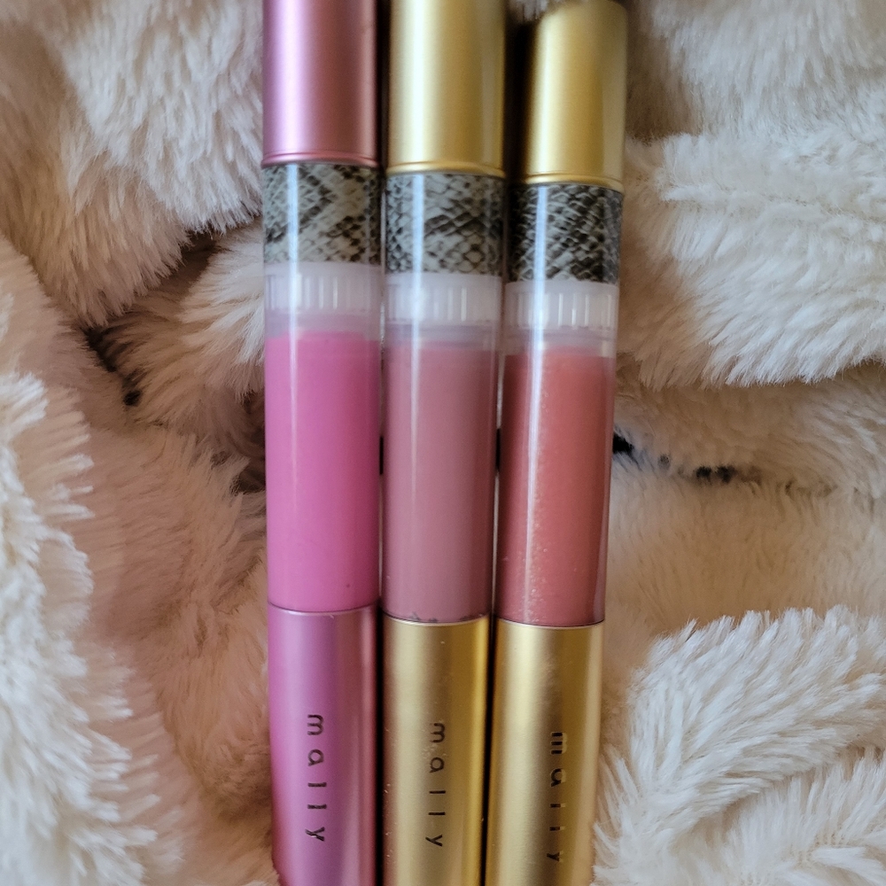 Mally high shine lip gloss